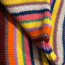 Lade das Bild in den Galerie-Viewer, Strickkissen Rip Tide bunt - Peter Dahlenburg
