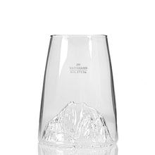 Lade das Bild in den Galerie-Viewer, Berge Longdrink Glas - in topographischem Design
