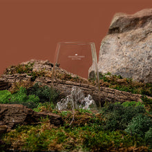 Lade das Bild in den Galerie-Viewer, Berge Longdrink Glas - in topographischem Design
