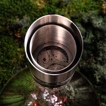 Lade das Bild in den Galerie-Viewer, Berge Weindekanter in topographischem Design - Alaskan Maker
