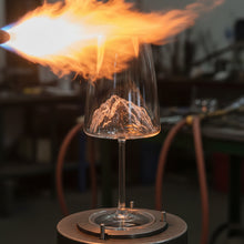 Lade das Bild in den Galerie-Viewer, Berge Weinglas im topographischem Design
