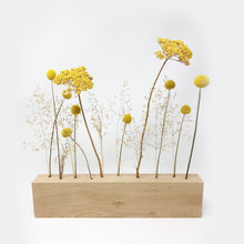Lade das Bild in den Galerie-Viewer, Blumenwiese - Holzständer aus Eiche um Trockenblumen wundervoll zu arangieren
