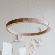 Holzkranz mit Herz aus Eiche